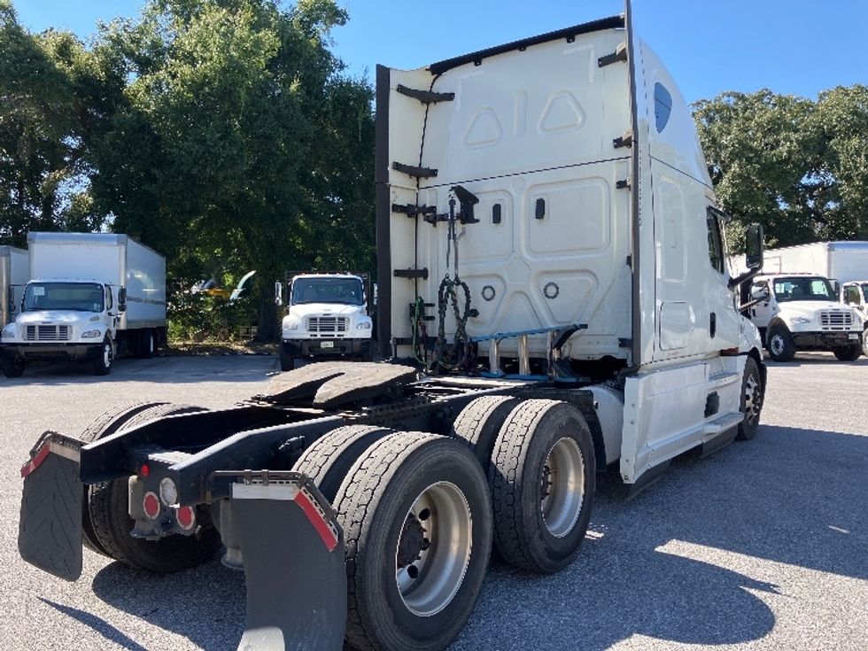Sleeper Tractor-Heavy Duty Tractors-Freightliner-2021-T12664ST-Pensacola-FL-373,052\n\t\tmiles-$ 76,750 - Image 7