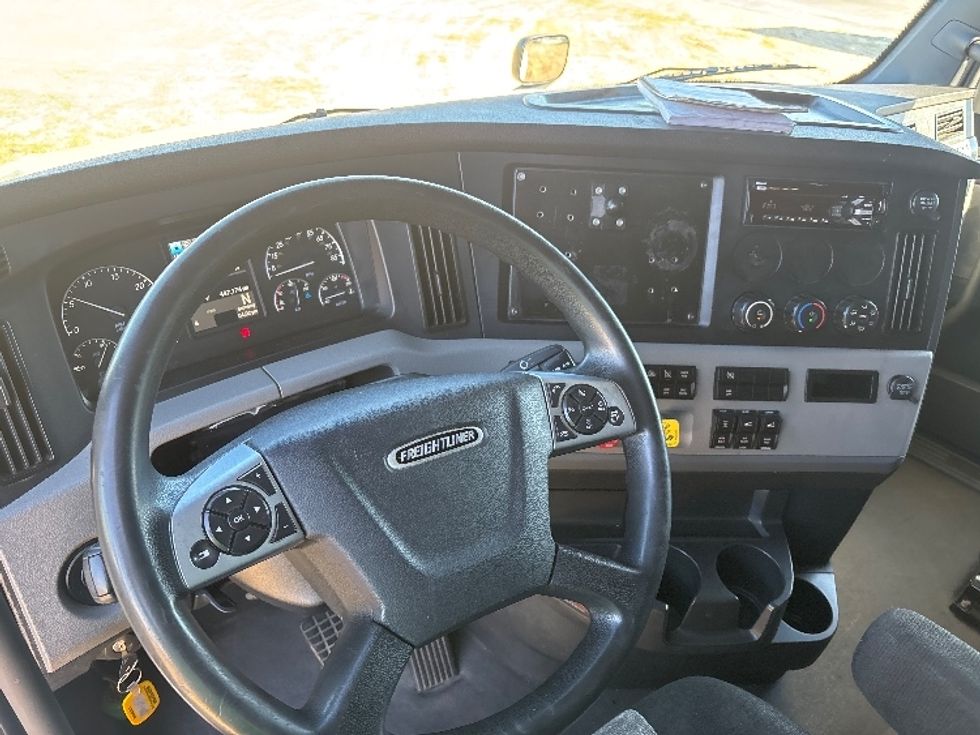 Sleeper Tractor-Heavy Duty Tractors-Freightliner-2021-T12664ST-Pensacola-FL-447,174\n\t\tmiles-$ 68,750 - Image 11