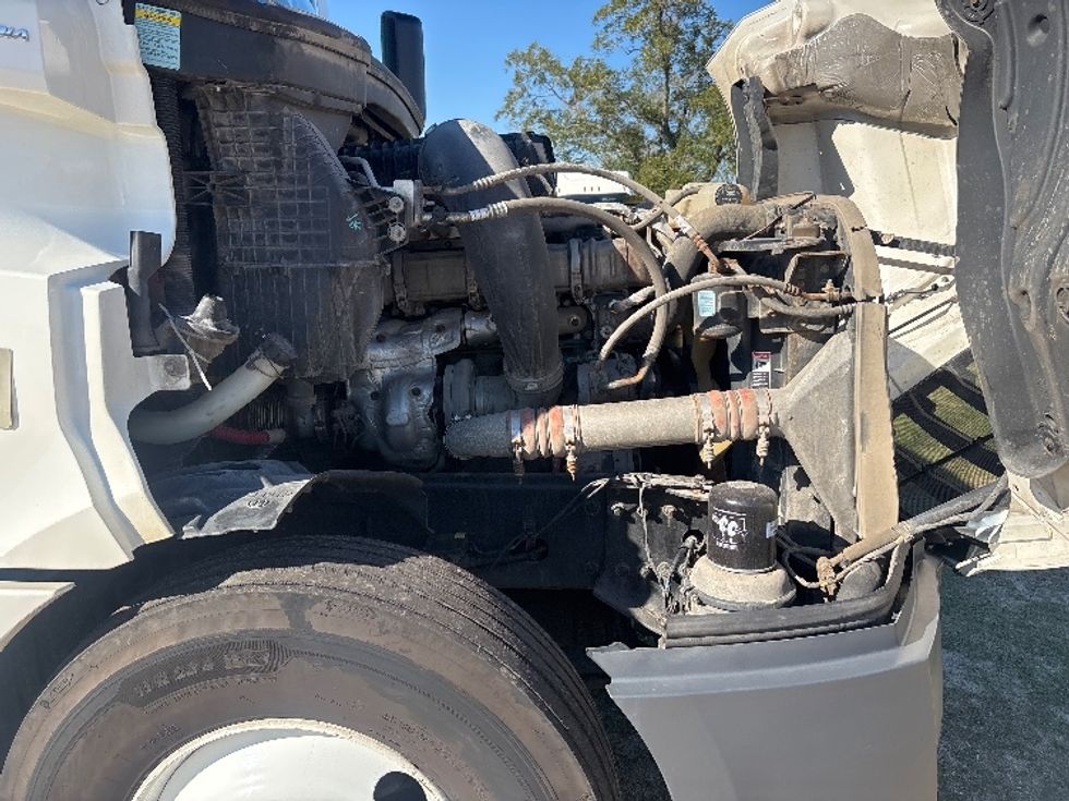 Sleeper Tractor-Heavy Duty Tractors-Freightliner-2021-T12664ST-Pensacola-FL-447,174\n\t\tmiles-$ 68,750 - Image 18