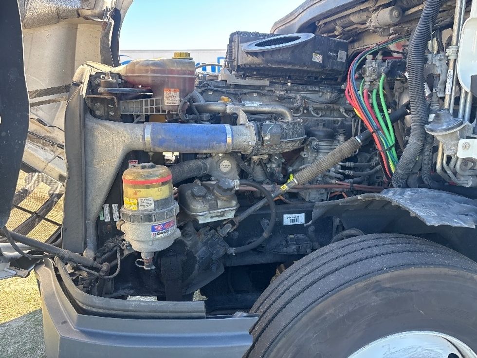 Sleeper Tractor-Heavy Duty Tractors-Freightliner-2021-T12664ST-Pensacola-FL-447,174\n\t\tmiles-$ 68,750 - Image 19