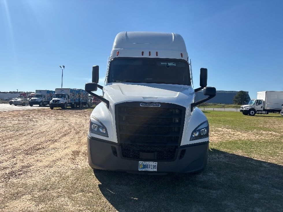 Sleeper Tractor-Heavy Duty Tractors-Freightliner-2021-T12664ST-Pensacola-FL-447,174\n\t\tmiles-$ 68,750 - Image 2