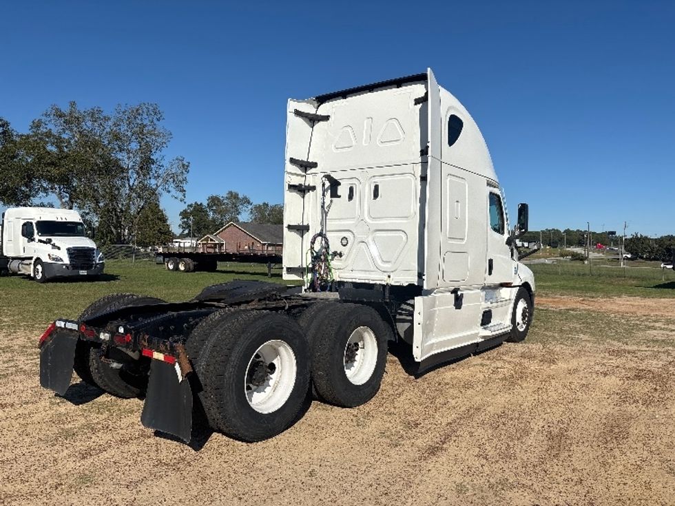 Sleeper Tractor-Heavy Duty Tractors-Freightliner-2021-T12664ST-Pensacola-FL-447,174\n\t\tmiles-$ 68,750 - Image 7