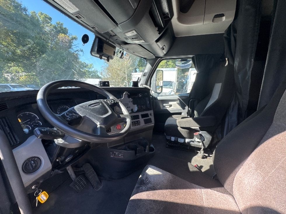 Sleeper Tractor-Heavy Duty Tractors-Freightliner-2021-T12664ST-Pensacola-FL-466,001\n\t\tmiles-$ 67,750 - Image 10