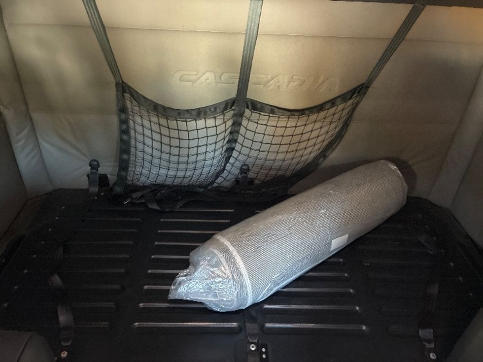 Sleeper Tractor-Heavy Duty Tractors-Freightliner-2021-T12664ST-Pensacola-FL-466,001\n\t\tmiles-$ 67,750 - Image 17