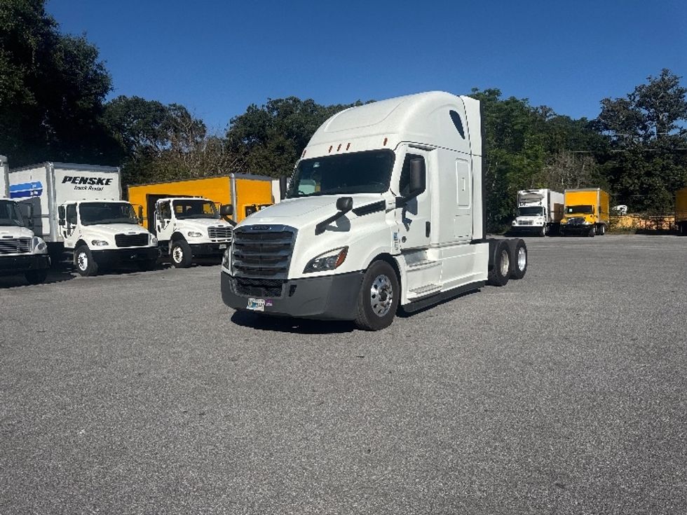 Sleeper Tractor-Heavy Duty Tractors-Freightliner-2021-T12664ST-Pensacola-FL-466,001\n\t\tmiles-$ 67,750 - Image 3