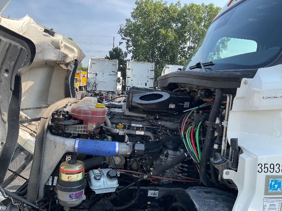 Sleeper Tractor-Heavy Duty Tractors-Freightliner-2021-T12664ST-Perrysburg-OH-474,071\n\t\tmiles-$ 66,500 - Image 20