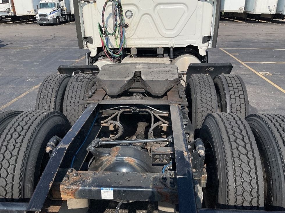 Sleeper Tractor-Heavy Duty Tractors-Freightliner-2021-T12664ST-Perrysburg-OH-474,071\n\t\tmiles-$ 66,500 - Image 6