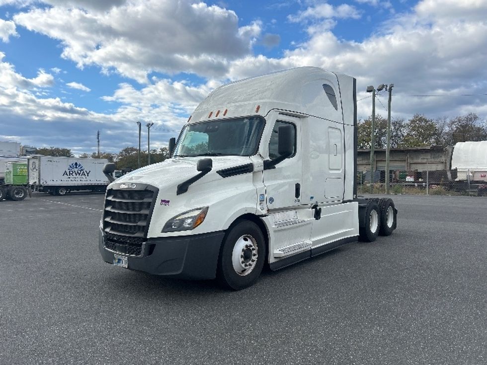Sleeper Tractor-Heavy Duty Tractors-Freightliner-2021-T12664ST-Philadelphia-PA-548,262\n\t\tmiles-$ 58,000 - Image 3