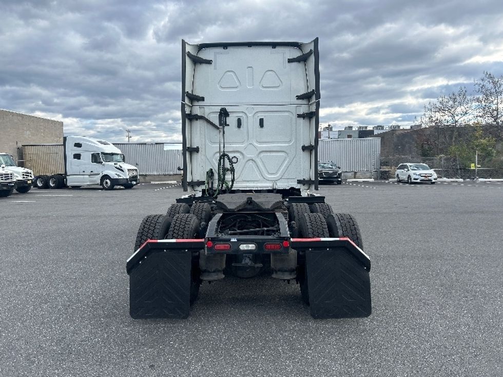 Sleeper Tractor-Heavy Duty Tractors-Freightliner-2021-T12664ST-Philadelphia-PA-548,262\n\t\tmiles-$ 58,000 - Image 6