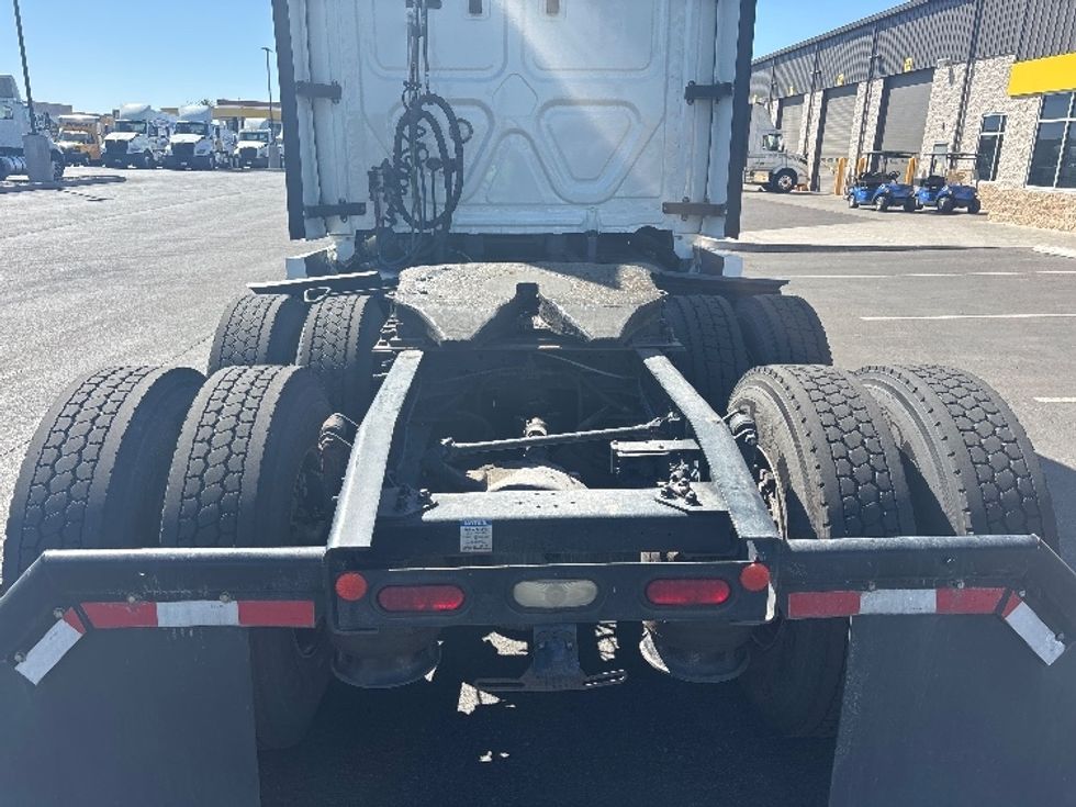 Sleeper Tractor-Heavy Duty Tractors-Freightliner-2021-T12664ST-Phoenix-AZ-539,663\n\t\tmiles-$ 58,750 - Image 6