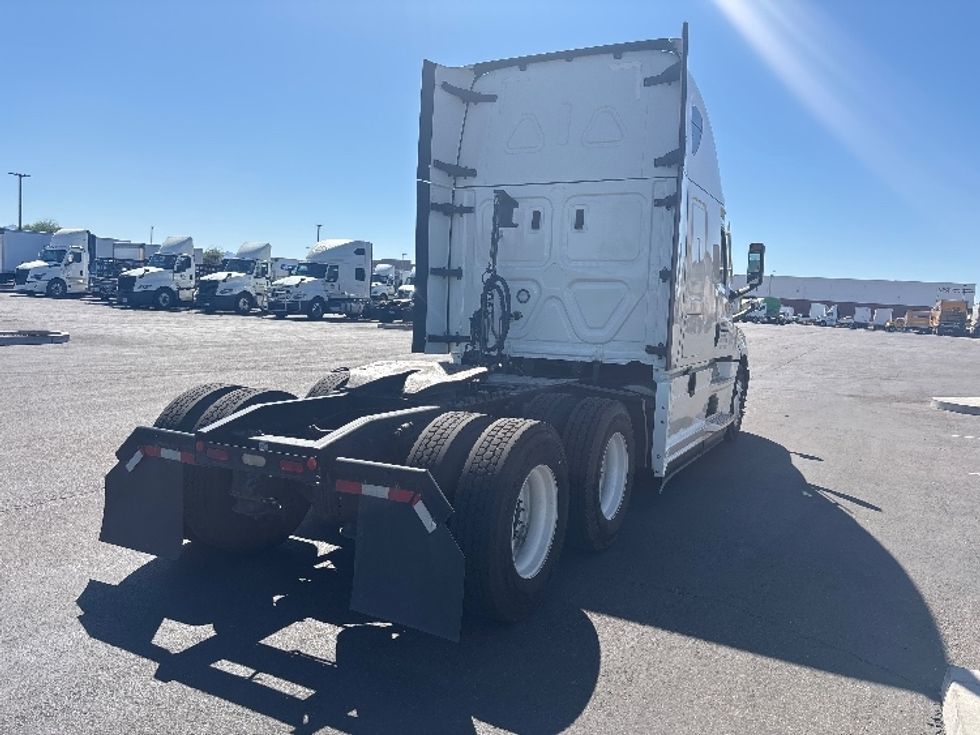 Sleeper Tractor-Heavy Duty Tractors-Freightliner-2021-T12664ST-Phoenix-AZ-539,663\n\t\tmiles-$ 58,750 - Image 7