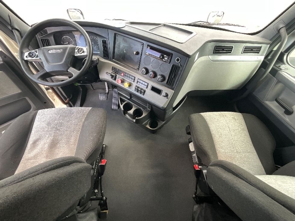 Sleeper Tractor-Heavy Duty Tractors-Freightliner-2021-T12664ST-Phoenix-AZ-541,401\n\t\tmiles-$ 68,000 - Image 12