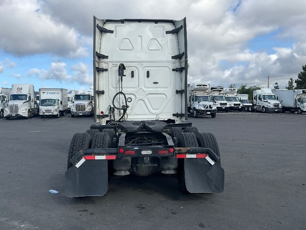 Sleeper Tractor-Heavy Duty Tractors-Freightliner-2021-T12664ST-Phoenix-AZ-541,401\n\t\tmiles-$ 68,000 - Image 6