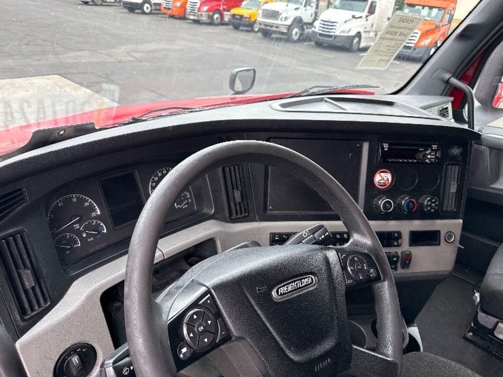 Sleeper Tractor-Heavy Duty Tractors-Freightliner-2021-T12664ST-Phoenix-AZ-597,061\n\t\tmiles-$ 57,750 - Image 10