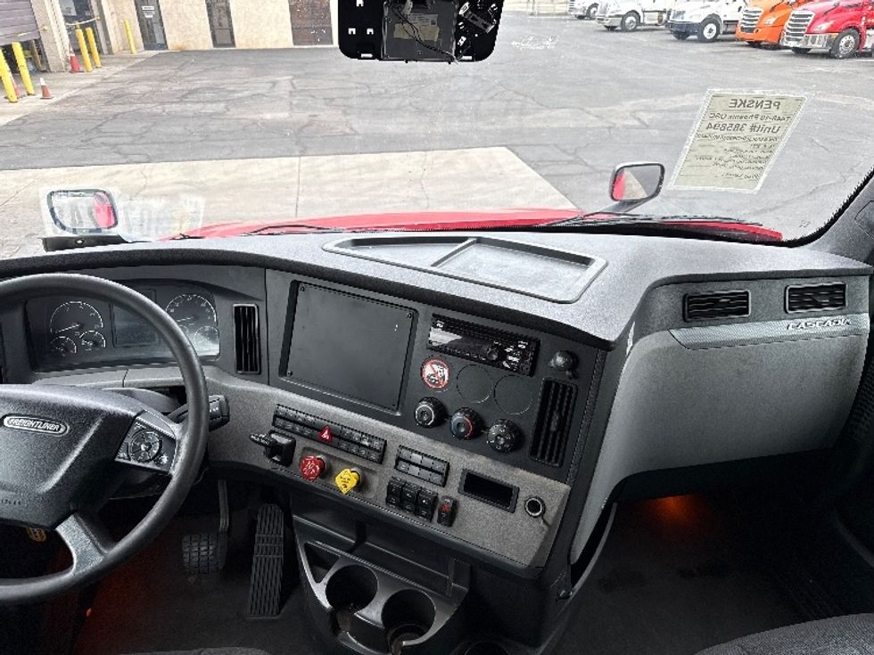 Sleeper Tractor-Heavy Duty Tractors-Freightliner-2021-T12664ST-Phoenix-AZ-597,061\n\t\tmiles-$ 57,750 - Image 12