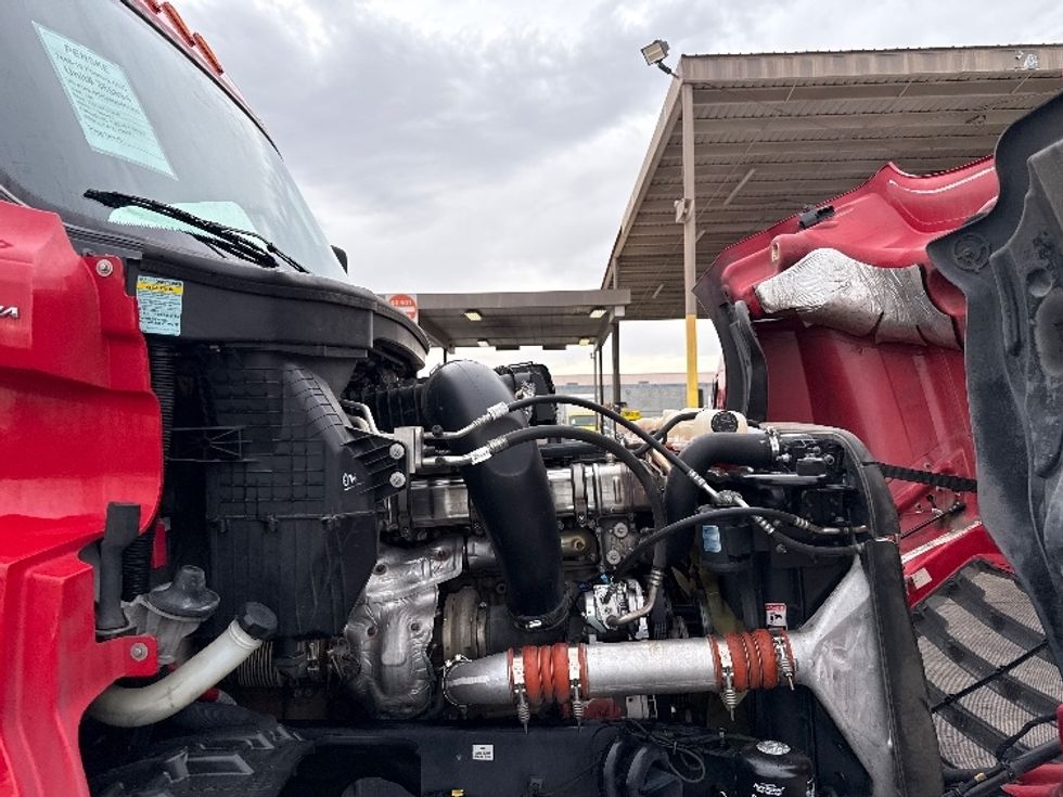 Sleeper Tractor-Heavy Duty Tractors-Freightliner-2021-T12664ST-Phoenix-AZ-597,061\n\t\tmiles-$ 57,750 - Image 21