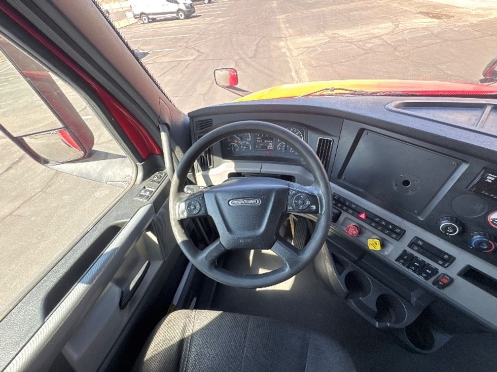 Sleeper Tractor-Heavy Duty Tractors-Freightliner-2021-T12664ST-Phoenix-AZ-602,376\n\t\tmiles-$ 61,000 - Image 11