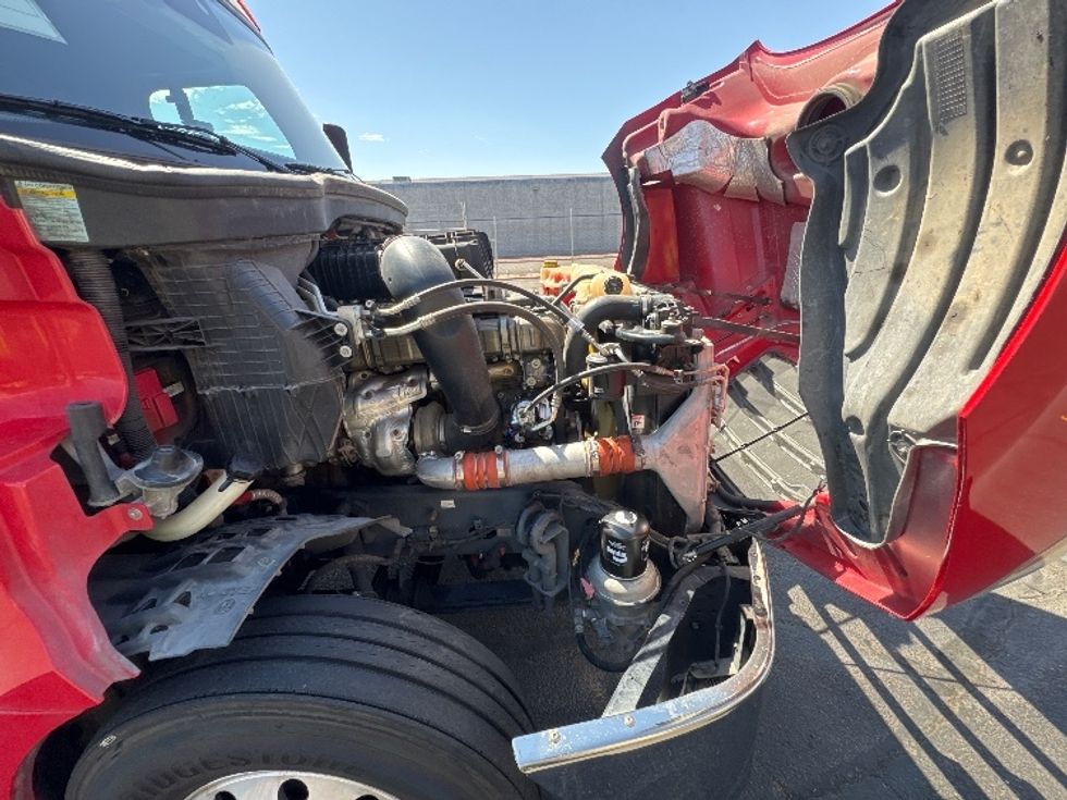 Sleeper Tractor-Heavy Duty Tractors-Freightliner-2021-T12664ST-Phoenix-AZ-602,376\n\t\tmiles-$ 61,000 - Image 19