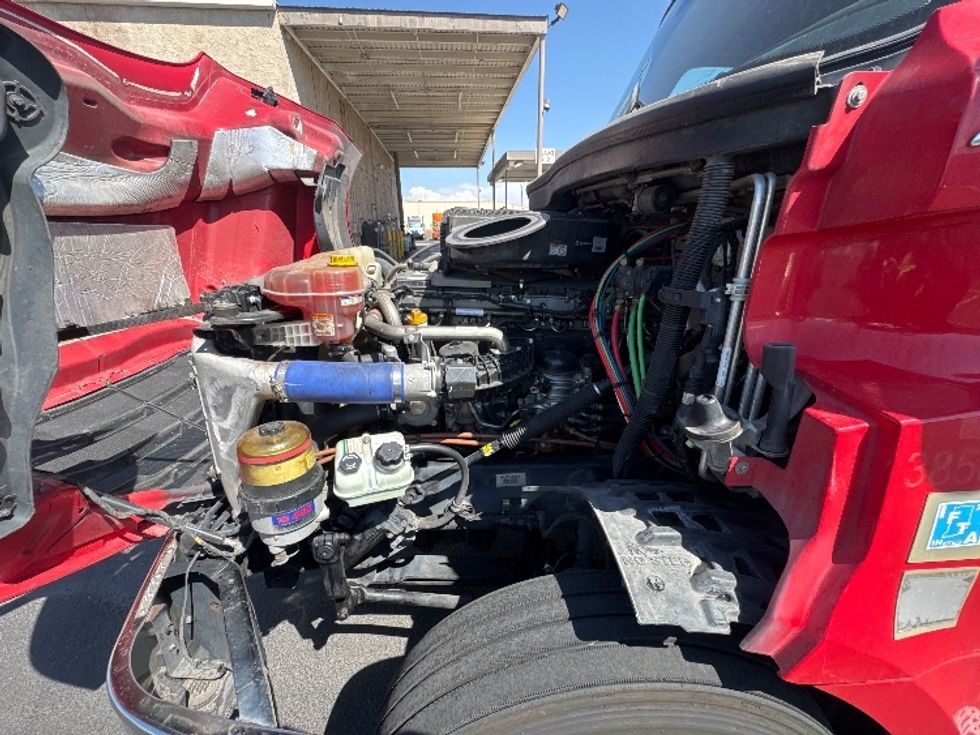 Sleeper Tractor-Heavy Duty Tractors-Freightliner-2021-T12664ST-Phoenix-AZ-602,376\n\t\tmiles-$ 61,000 - Image 20