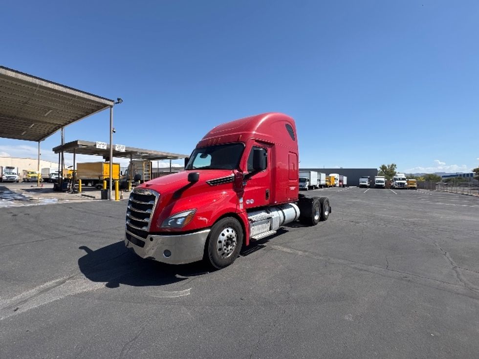 Sleeper Tractor-Heavy Duty Tractors-Freightliner-2021-T12664ST-Phoenix-AZ-602,376\n\t\tmiles-$ 61,000 - Image 3