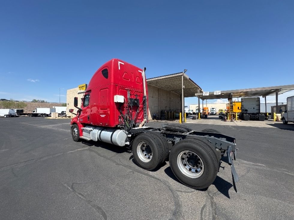 Sleeper Tractor-Heavy Duty Tractors-Freightliner-2021-T12664ST-Phoenix-AZ-602,376\n\t\tmiles-$ 61,000 - Image 5