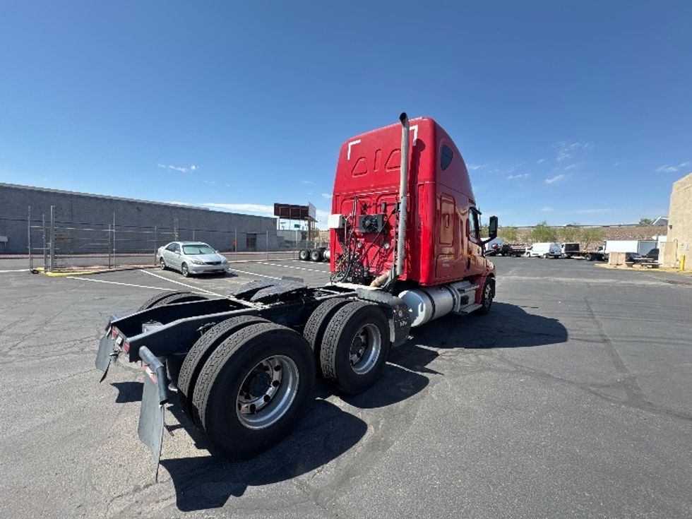 Sleeper Tractor-Heavy Duty Tractors-Freightliner-2021-T12664ST-Phoenix-AZ-602,376\n\t\tmiles-$ 61,000 - Image 7
