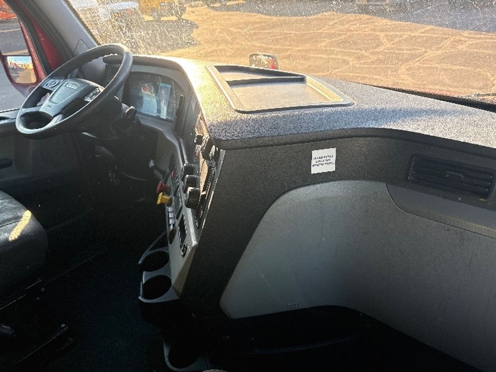 Sleeper Tractor-Heavy Duty Tractors-Freightliner-2021-T12664ST-Phoenix-AZ-619,818\n\t\tmiles-$ 54,500 - Image 15