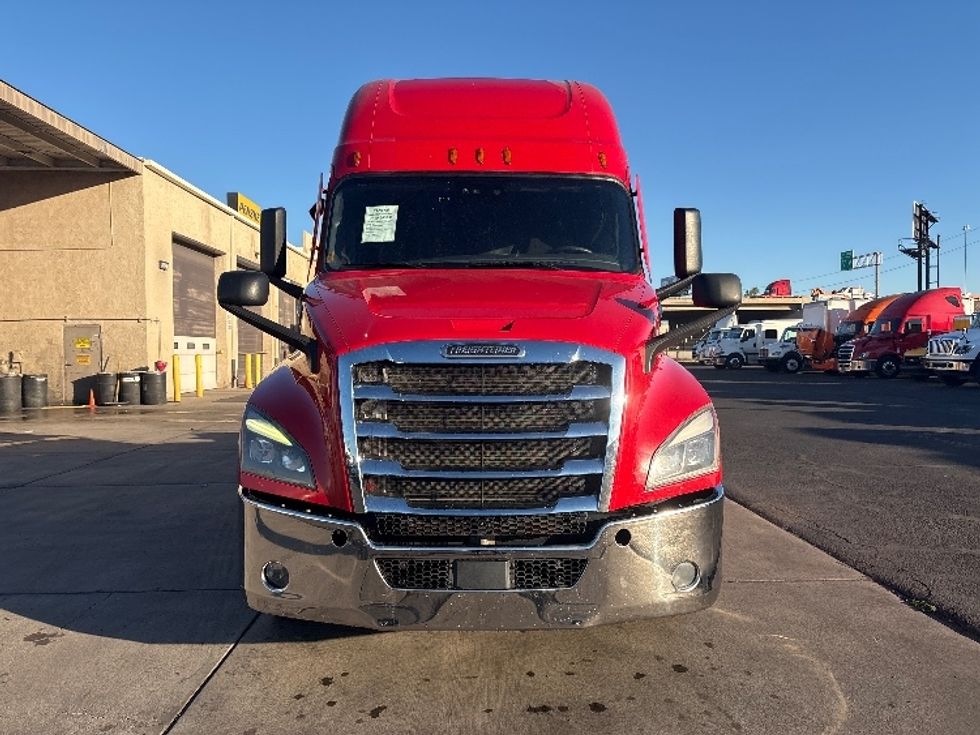 Sleeper Tractor-Heavy Duty Tractors-Freightliner-2021-T12664ST-Phoenix-AZ-619,818\n\t\tmiles-$ 54,500 - Image 2