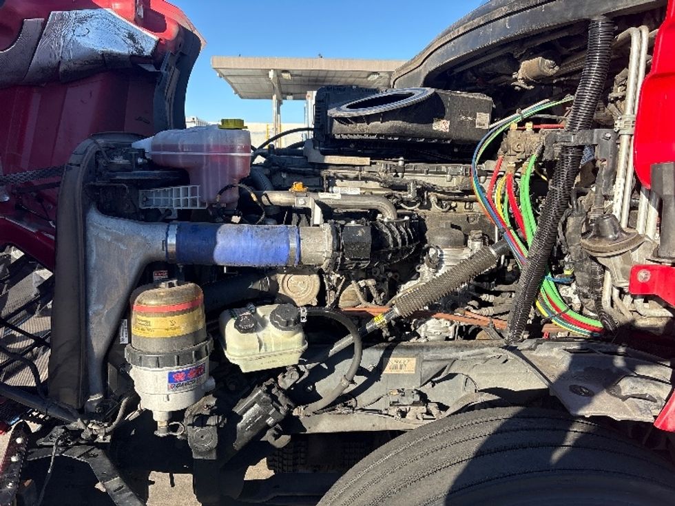 Sleeper Tractor-Heavy Duty Tractors-Freightliner-2021-T12664ST-Phoenix-AZ-619,818\n\t\tmiles-$ 54,500 - Image 21