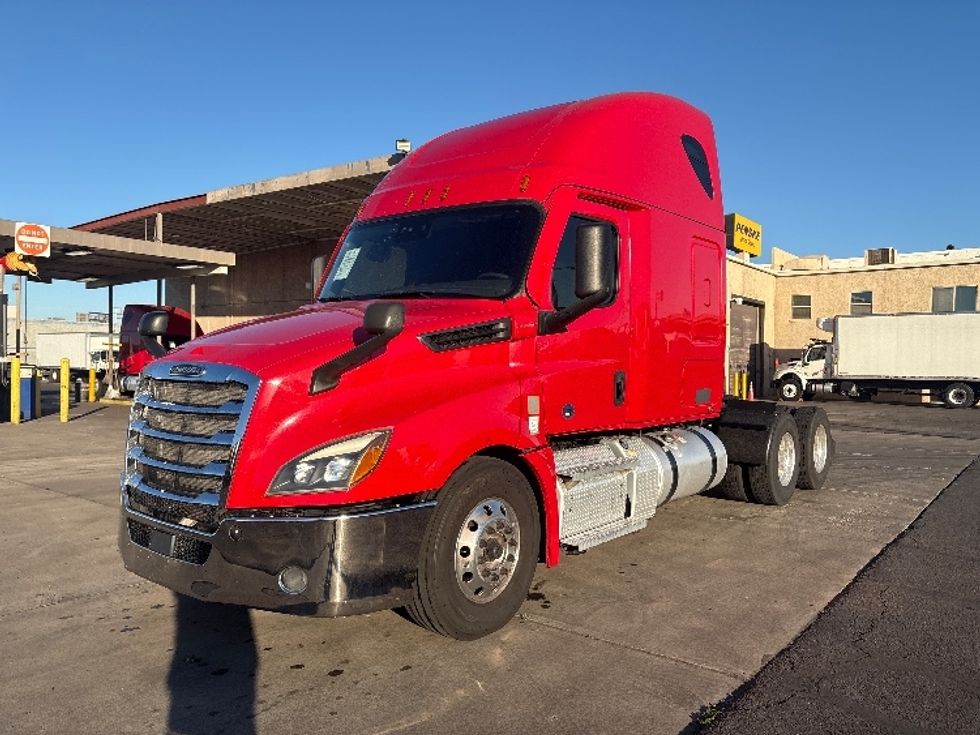 Sleeper Tractor-Heavy Duty Tractors-Freightliner-2021-T12664ST-Phoenix-AZ-619,818\n\t\tmiles-$ 54,500 - Image 3