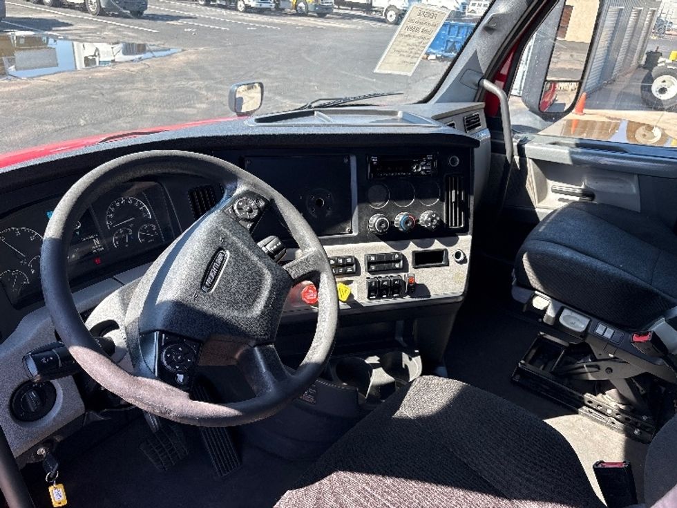 Sleeper Tractor-Heavy Duty Tractors-Freightliner-2021-T12664ST-Phoenix-AZ-626,961\n\t\tmiles-$ 58,750 - Image 10