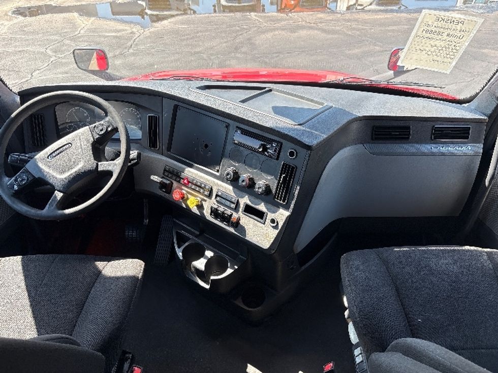 Sleeper Tractor-Heavy Duty Tractors-Freightliner-2021-T12664ST-Phoenix-AZ-626,961\n\t\tmiles-$ 58,750 - Image 12