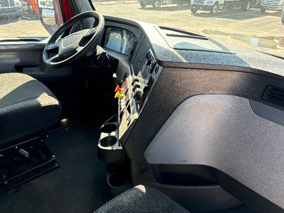 Sleeper Tractor-Heavy Duty Tractors-Freightliner-2021-T12664ST-Phoenix-AZ-626,961\n\t\tmiles-$ 58,750 - Image 15