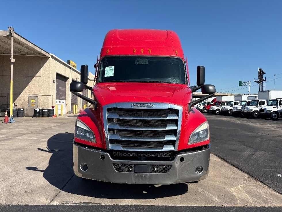 Sleeper Tractor-Heavy Duty Tractors-Freightliner-2021-T12664ST-Phoenix-AZ-626,961\n\t\tmiles-$ 58,750 - Image 2