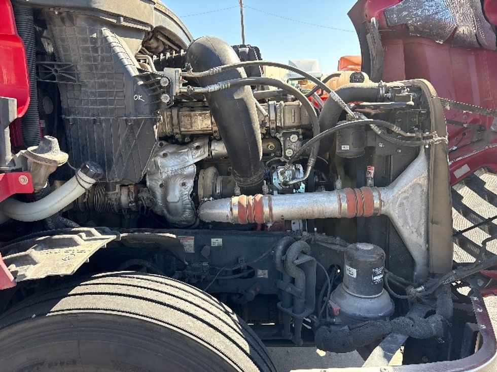 Sleeper Tractor-Heavy Duty Tractors-Freightliner-2021-T12664ST-Phoenix-AZ-626,961\n\t\tmiles-$ 58,750 - Image 20