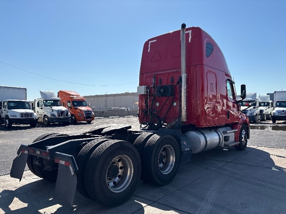 Sleeper Tractor-Heavy Duty Tractors-Freightliner-2021-T12664ST-Phoenix-AZ-626,961\n\t\tmiles-$ 58,750 - Image 7