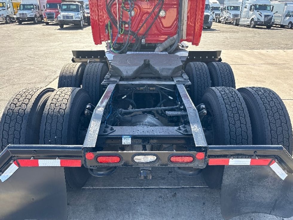 Sleeper Tractor-Heavy Duty Tractors-Freightliner-2021-T12664ST-Phoenix-AZ-652,273\n\t\tmiles-$ 51,500 - Image 6