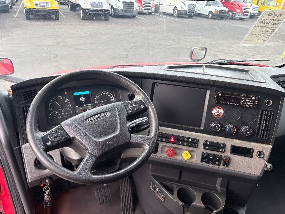 Sleeper Tractor-Heavy Duty Tractors-Freightliner-2021-T12664ST-Phoenix-AZ-652,599\n\t\tmiles-$ 51,500 - Image 11