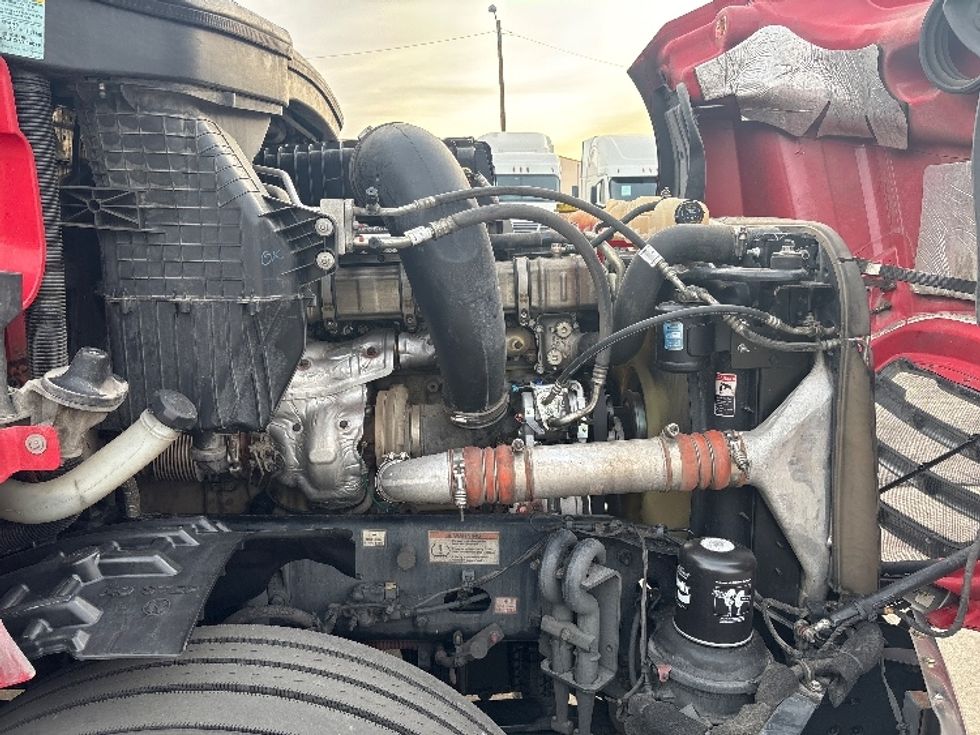 Sleeper Tractor-Heavy Duty Tractors-Freightliner-2021-T12664ST-Phoenix-AZ-652,599\n\t\tmiles-$ 51,500 - Image 20