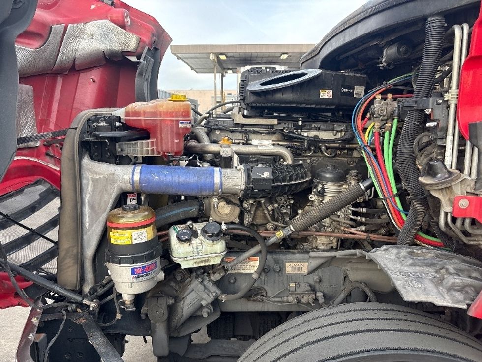 Sleeper Tractor-Heavy Duty Tractors-Freightliner-2021-T12664ST-Phoenix-AZ-652,599\n\t\tmiles-$ 51,500 - Image 21