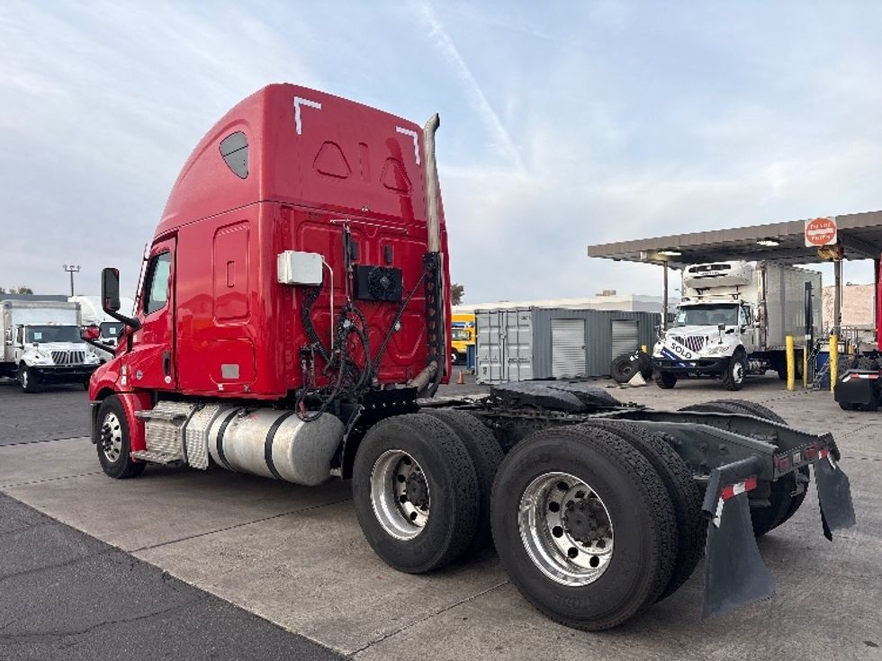 Sleeper Tractor-Heavy Duty Tractors-Freightliner-2021-T12664ST-Phoenix-AZ-652,599\n\t\tmiles-$ 51,500 - Image 5