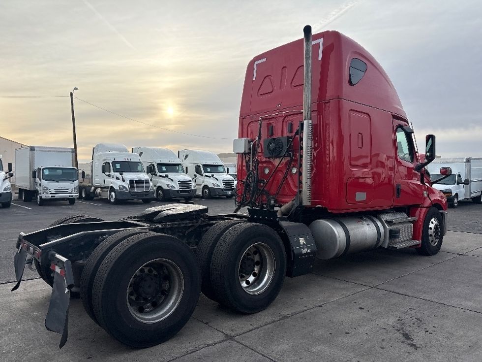 Sleeper Tractor-Heavy Duty Tractors-Freightliner-2021-T12664ST-Phoenix-AZ-652,599\n\t\tmiles-$ 51,500 - Image 7