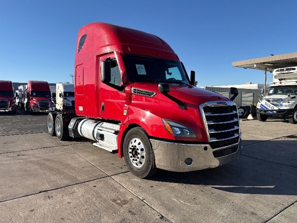 Sleeper Tractor-Heavy Duty Tractors-Freightliner-2021-T12664ST-Phoenix-AZ-663,873\n\t\tmiles-$ 50,250 - Image 1