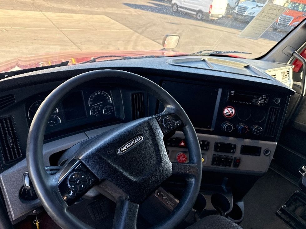 Sleeper Tractor-Heavy Duty Tractors-Freightliner-2021-T12664ST-Phoenix-AZ-663,873\n\t\tmiles-$ 50,250 - Image 10