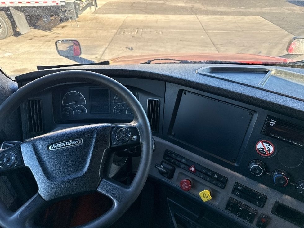 Sleeper Tractor-Heavy Duty Tractors-Freightliner-2021-T12664ST-Phoenix-AZ-663,873\n\t\tmiles-$ 50,250 - Image 11