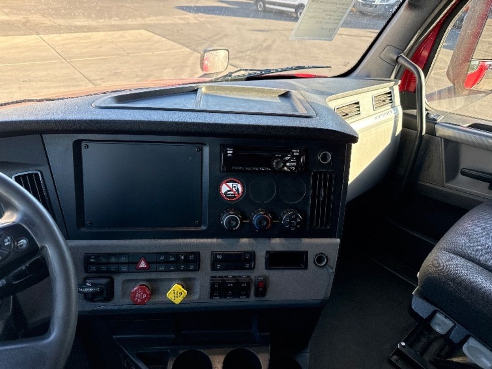 Sleeper Tractor-Heavy Duty Tractors-Freightliner-2021-T12664ST-Phoenix-AZ-663,873\n\t\tmiles-$ 50,250 - Image 12