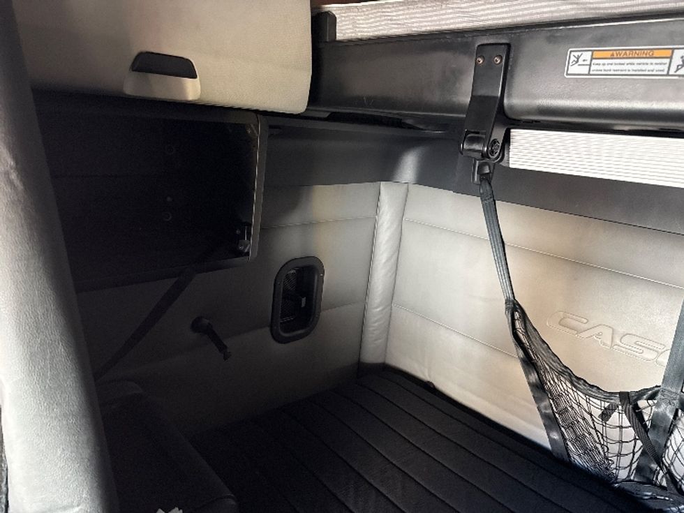 Sleeper Tractor-Heavy Duty Tractors-Freightliner-2021-T12664ST-Phoenix-AZ-663,873\n\t\tmiles-$ 50,250 - Image 18