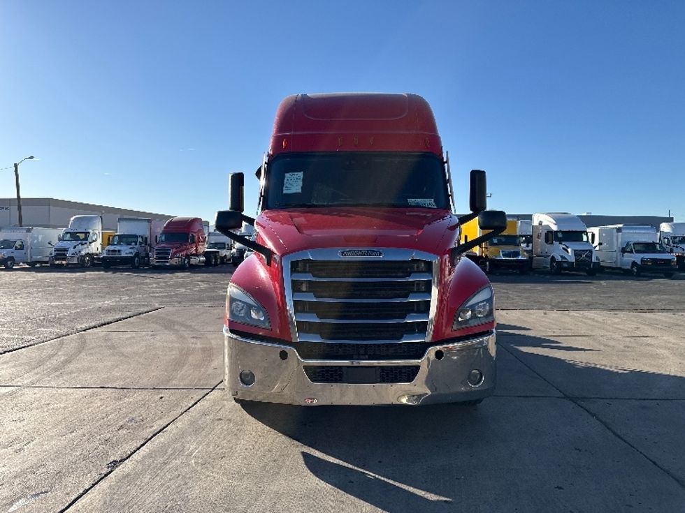 Sleeper Tractor-Heavy Duty Tractors-Freightliner-2021-T12664ST-Phoenix-AZ-663,873\n\t\tmiles-$ 50,250 - Image 2