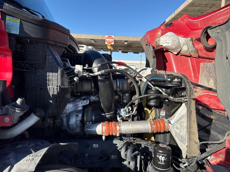 Sleeper Tractor-Heavy Duty Tractors-Freightliner-2021-T12664ST-Phoenix-AZ-663,873\n\t\tmiles-$ 50,250 - Image 20