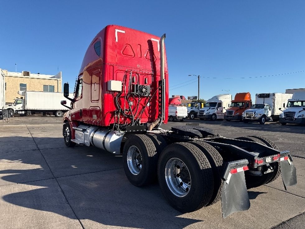 Sleeper Tractor-Heavy Duty Tractors-Freightliner-2021-T12664ST-Phoenix-AZ-663,873\n\t\tmiles-$ 50,250 - Image 5